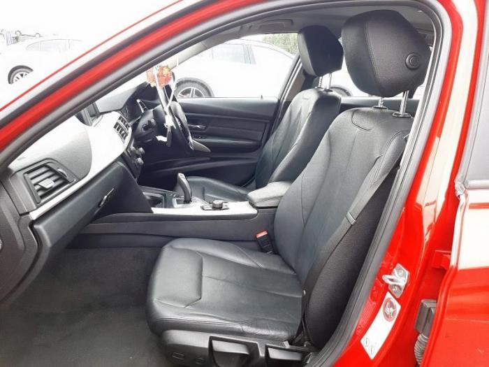 BMW 3 serie 320i 2.0 16V Skrotfordon (2013, ROOD)