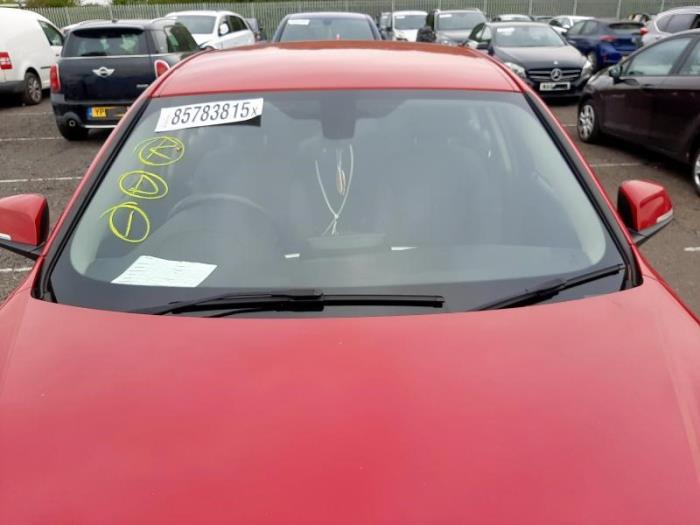 BMW 3 serie 320i 2.0 16V Skrotfordon (2013, ROOD)