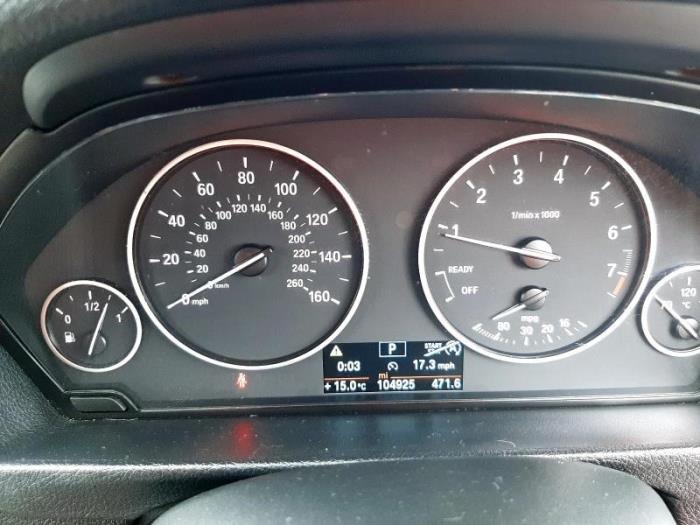 BMW 3 serie 320i 2.0 16V Skrotfordon (2013, ROOD)