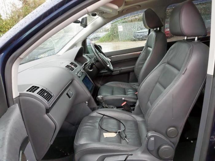 Volkswagen Touran 1.4 16V TSI 140 Sloopvoertuig (2011, Blauw)