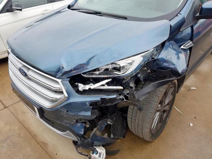 Ford Kuga II 1.5 EcoBoost 16V 150 Van Skrotfordon (2019, BLAUW BLA)