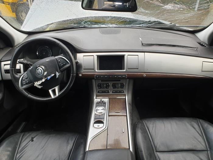 Jaguar XF 2.2 D 16V Skrotfordon (2014, GRIJS)