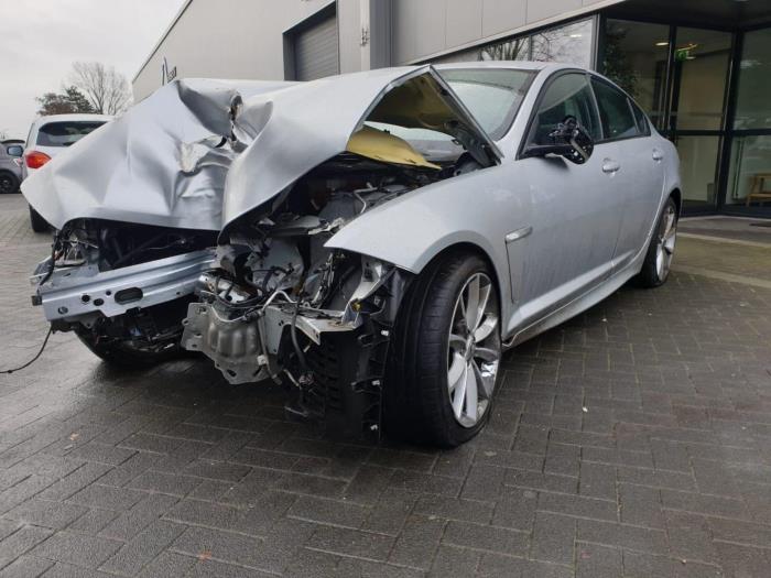 Jaguar XF 2.2 D 16V Skrotfordon (2014, GRIJS)