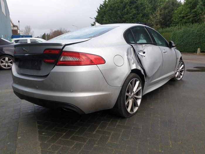 Jaguar XF 2.2 D 16V Skrotfordon (2014, GRIJS)