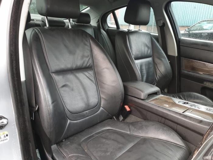 Jaguar XF 2.2 D 16V Skrotfordon (2014, GRIJS)