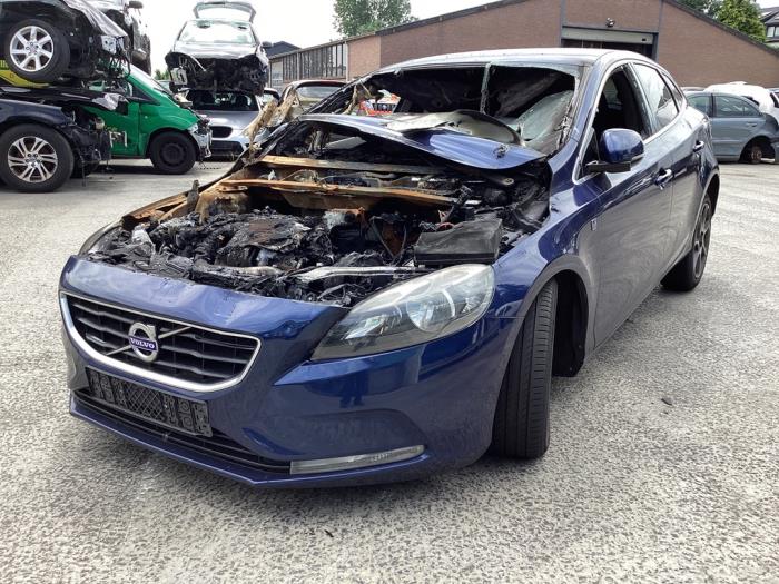 Volvo V40 1.6 D2 Samochód złomowany (2015, Niebieski)