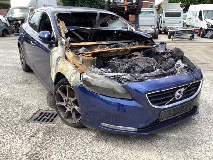 Volvo V40 1.6 D2 Samochód złomowany (2015, Niebieski)