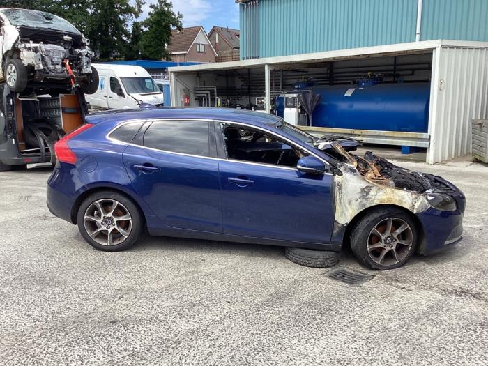 Volvo V40 1.6 D2 Samochód złomowany (2015, Niebieski)