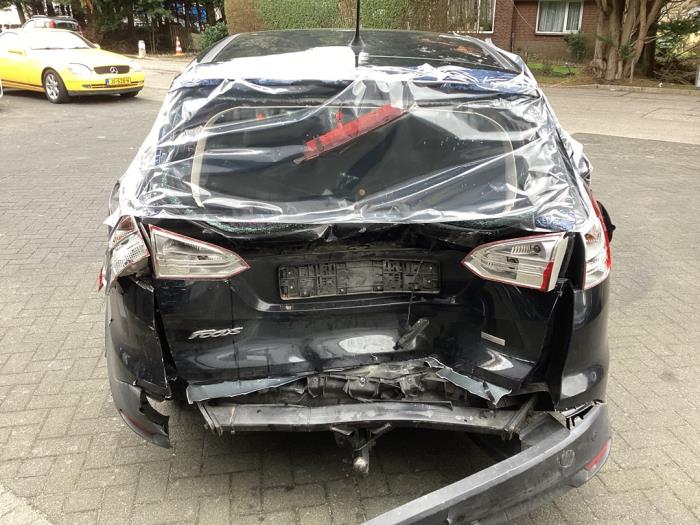 Ford Focus 3 Wagon 1.6 Ti-VCT 16V 125 Skrotfordon (2012, ZWART)