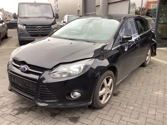 Ford Focus 3 Wagon 1.6 Ti-VCT 16V 125 Skrotfordon (2012, ZWART)