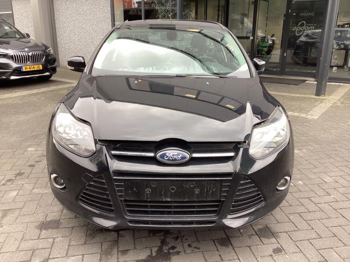 Ford Focus 3 Wagon 1.6 Ti-VCT 16V 125 Skrotfordon (2012, ZWART)