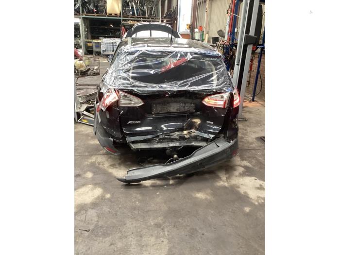 Ford Focus 3 Wagon 1.6 Ti-VCT 16V 125 Skrotfordon (2012, ZWART)