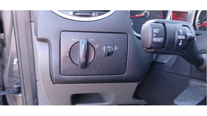 Ford Focus 2 1.6 16V Sloopvoertuig (2008, Grijs)