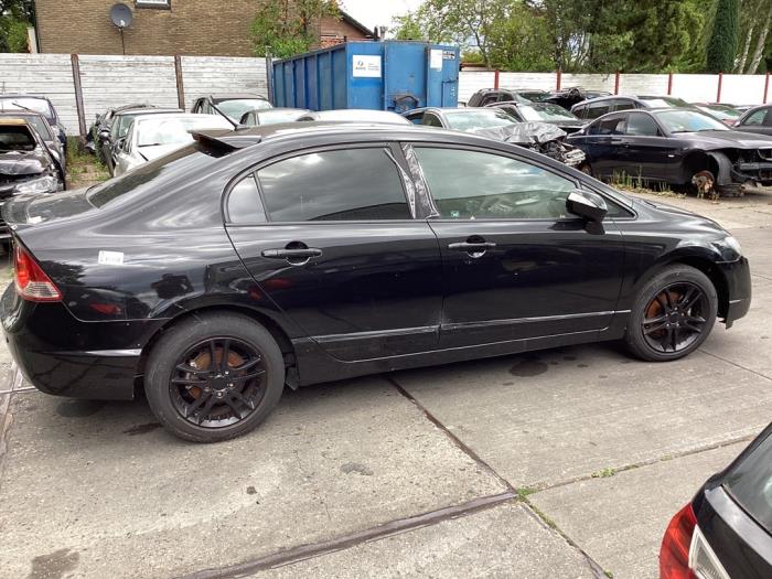 Honda Civic 1.3 Hybrid Samochód złomowany (2010, Czarny)