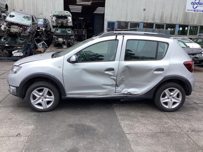Dacia Sandero II 0.9 TCE 12V Sloopvoertuig (2015, Zilvergrijs)