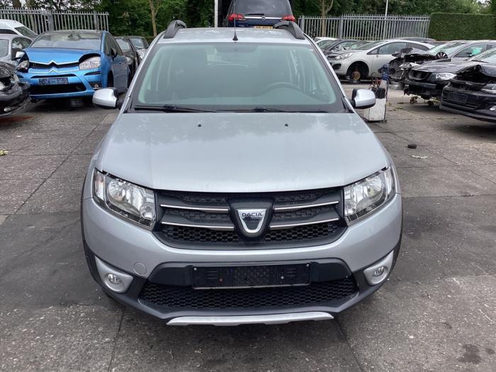 Dacia Sandero II 0.9 TCE 12V Sloopvoertuig (2015, Zilvergrijs)