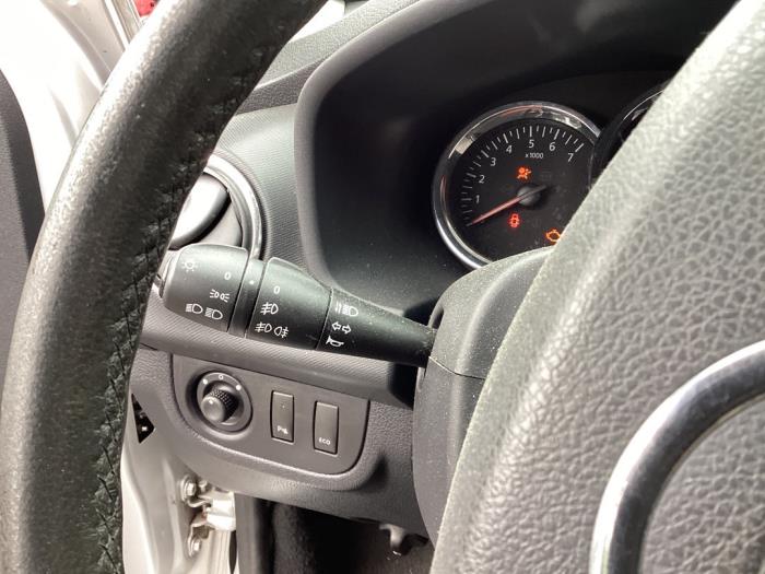 Dacia Sandero II 0.9 TCE 12V Sloopvoertuig (2015, Zilvergrijs)