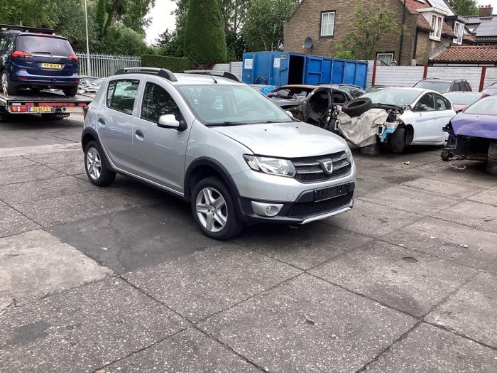 Dacia Sandero II 0.9 TCE 12V Sloopvoertuig (2015, Zilvergrijs)