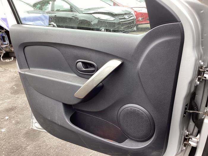 Dacia Sandero II 0.9 TCE 12V Sloopvoertuig (2015, Zilvergrijs)