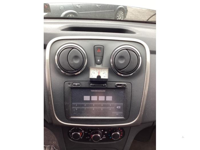 Dacia Sandero II 0.9 TCE 12V Sloopvoertuig (2015, Zilvergrijs)