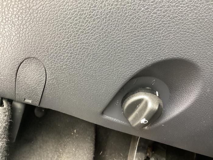 Dacia Sandero II 0.9 TCE 12V Sloopvoertuig (2015, Zilvergrijs)