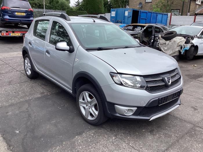 Dacia Sandero II 0.9 TCE 12V Sloopvoertuig (2015, Zilvergrijs)