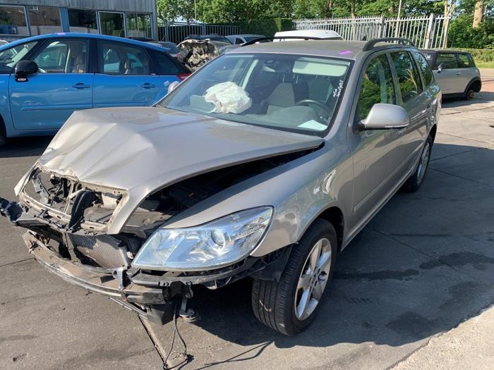 Skoda Octavia Combi 1.2 TSI Sloopvoertuig (2013, Beige)