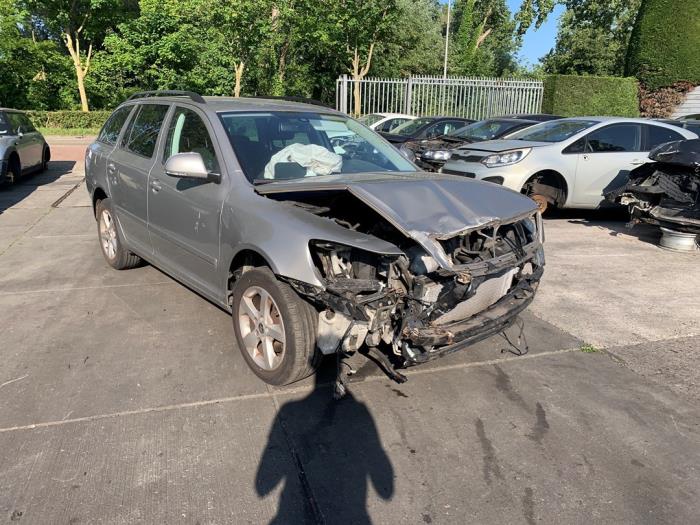 Skoda Octavia Combi 1.2 TSI Sloopvoertuig (2013, Beige)