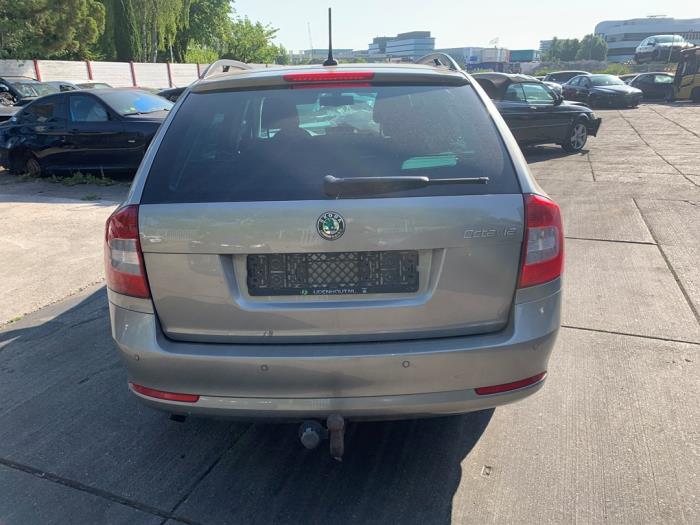 Skoda Octavia Combi 1.2 TSI Sloopvoertuig (2013, Beige)