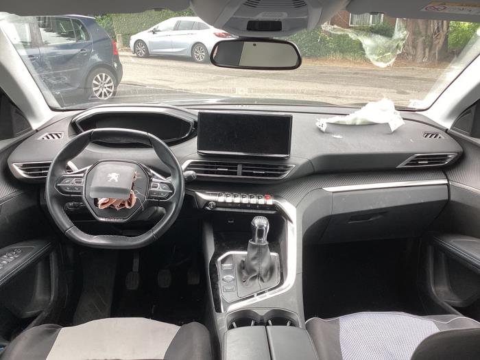 Peugeot 5008 17- Skrotfordon (2022, GRIJS GRIS PLATIUM)