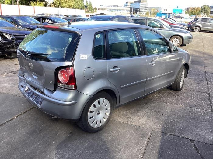 Volkswagen Polo IV 1.4 16V Samochód złomowany (2008, Szary)