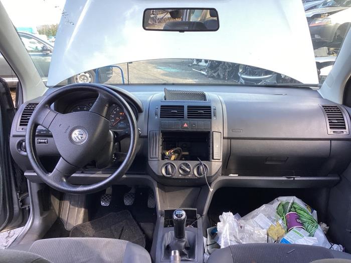 Volkswagen Polo IV 1.4 16V Samochód złomowany (2008, Szary)