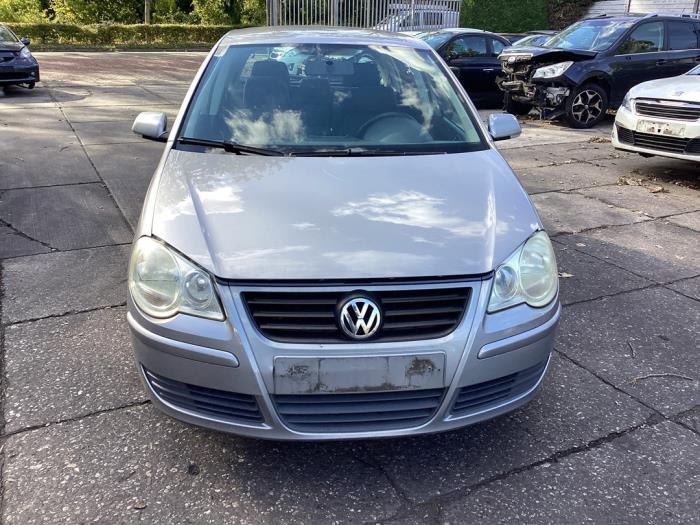 Volkswagen Polo IV 1.4 16V Samochód złomowany (2008, Szary)