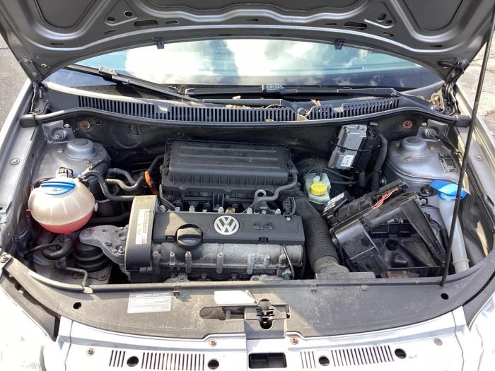 Volkswagen Polo IV 1.4 16V Samochód złomowany (2008, Szary)