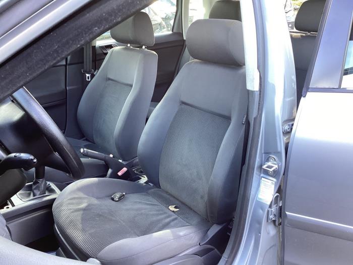 Volkswagen Polo IV 1.4 16V Samochód złomowany (2008, Szary)