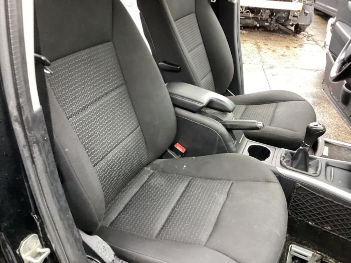 Mercedes B 1.7 B-170 16V Skrotfordon (2009, ZWART)