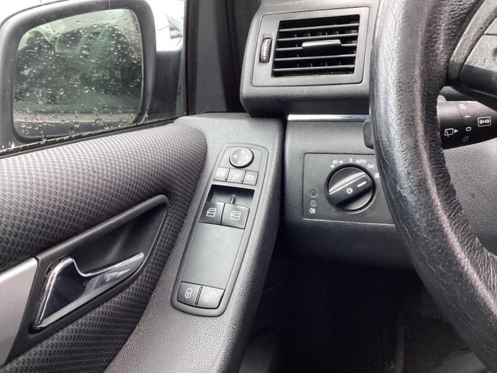 Mercedes B 1.7 B-170 16V Skrotfordon (2009, ZWART)