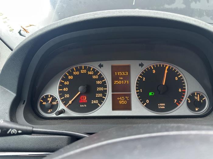 Mercedes B 1.7 B-170 16V Skrotfordon (2009, ZWART)