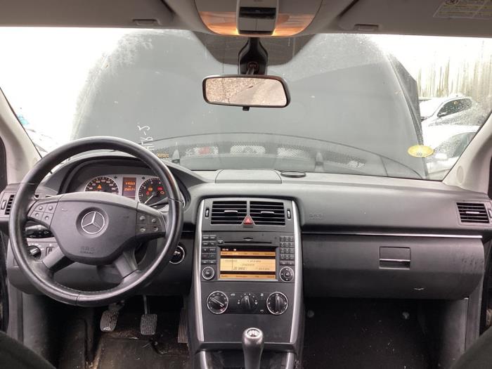 Mercedes B 1.7 B-170 16V Skrotfordon (2009, ZWART)