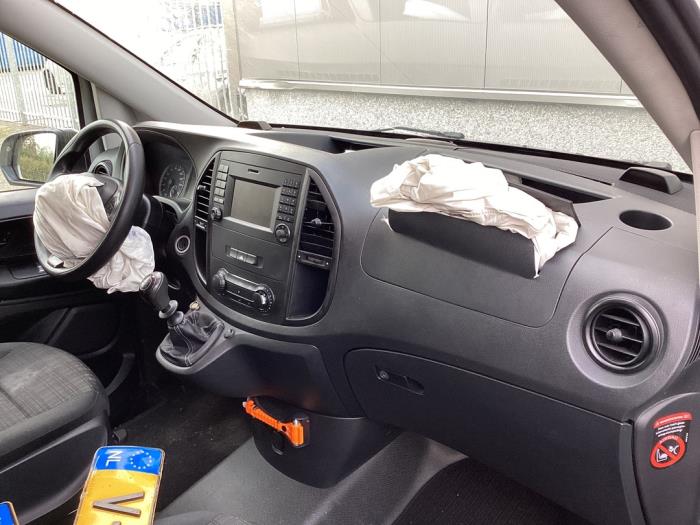 Mercedes Vito 1.6 111 CDI 16V Samochód uszkodzony (2019, Granit)