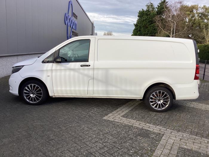 Mercedes Vito 1.6 111 CDI 16V Samochód uszkodzony (2019, Granit)