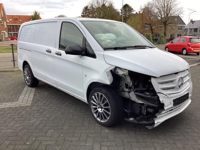 Mercedes Vito 1.6 111 CDI 16V Samochód uszkodzony (2019, Granit)