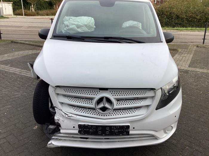 Mercedes Vito 1.6 111 CDI 16V Samochód uszkodzony (2019, Granit)