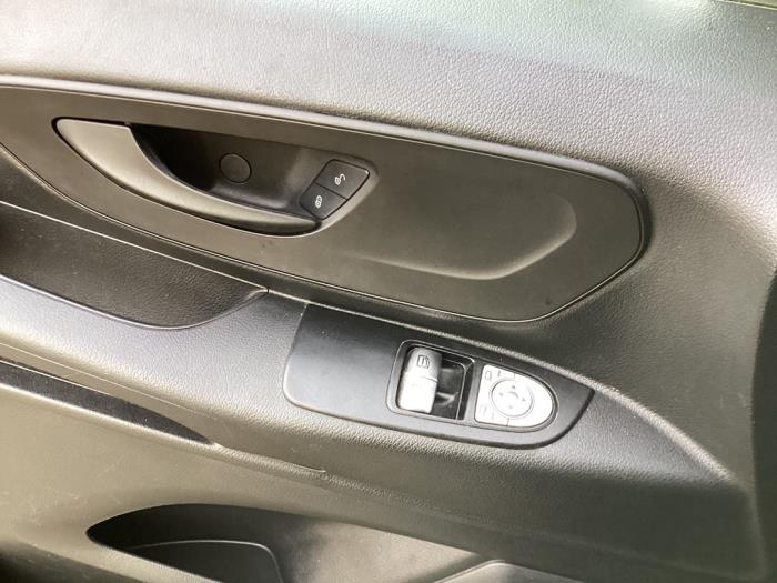 Mercedes Vito 1.6 111 CDI 16V Samochód uszkodzony (2019, Granit)