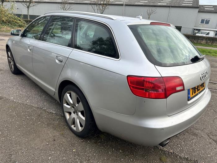 Audi A6 Avant 2.4 V6 24V Occasion (2005, Grijs)