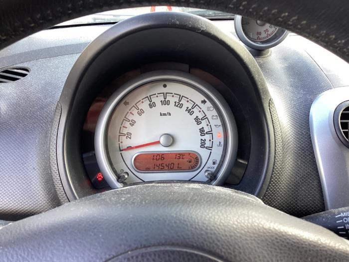 Opel Agila 1.0 12V Skrotfordon (2011, GRIJS)