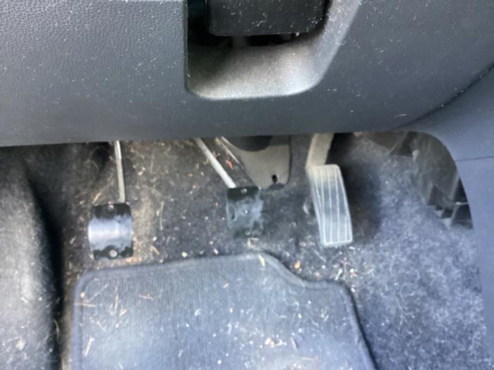 Opel Agila 1.0 12V Skrotfordon (2011, GRIJS)