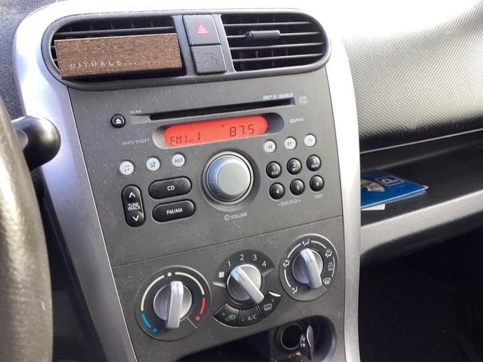 Opel Agila 1.0 12V Skrotfordon (2011, GRIJS)