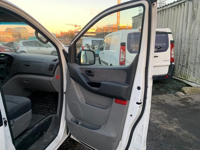 Hyundai H-300 2.5 CRDi Samochód złomowany (2008, Granit)