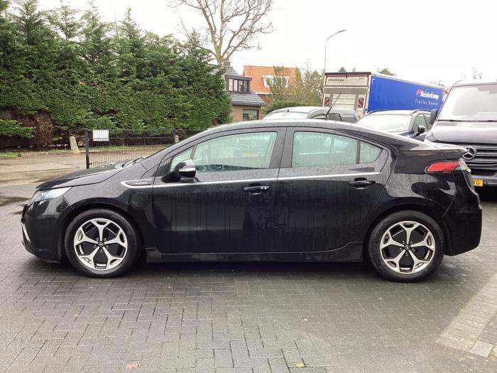 Opel Ampera 1.4 16V Samochód uszkodzony (2013, Czarny)